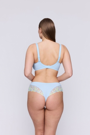 0161810 Milky Blue