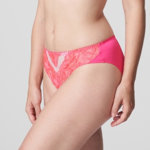 0563220 blogger pink