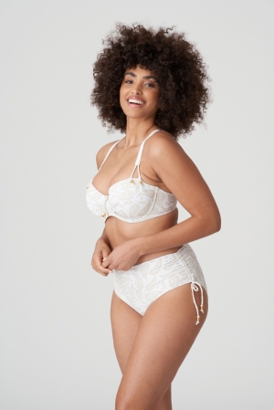 4010216 white yacht