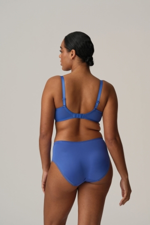 0563461 blue eyes