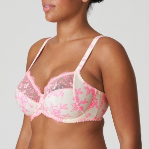0163520 Vibrant blossom