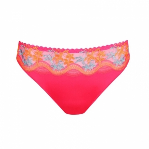 0563540 Blogger pink